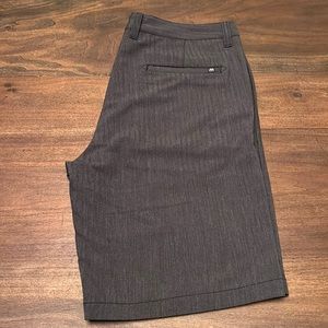 Travis Mathew Golf Shorts, Size 34